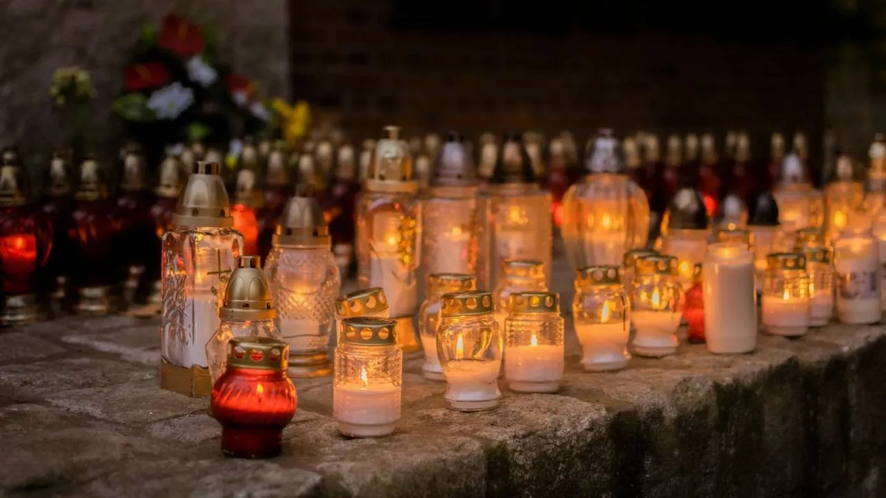 Zaskoczenie dla pracowników! Wszystkich Świętych w sobotę – czy pracodawca odda wolne?