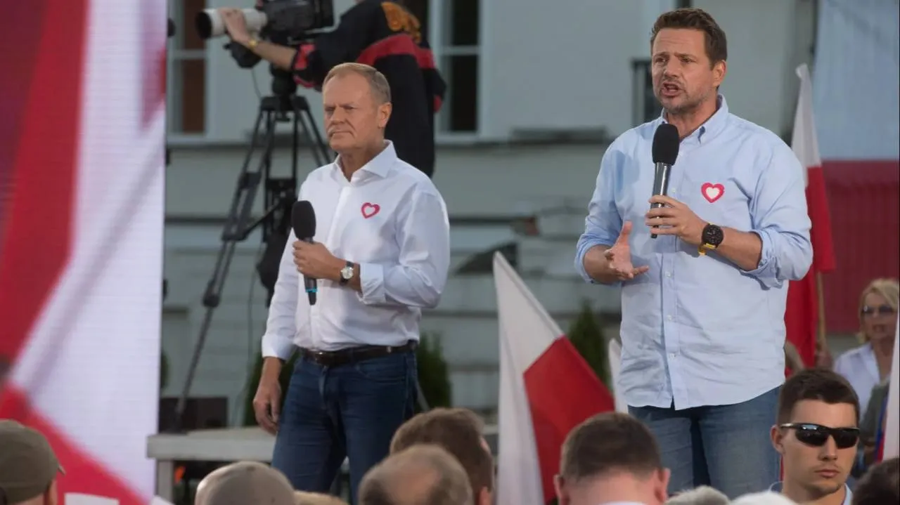 Tak Trzaskowski przepalał kampanijne pieniądze. Zarobił doradca Tuska