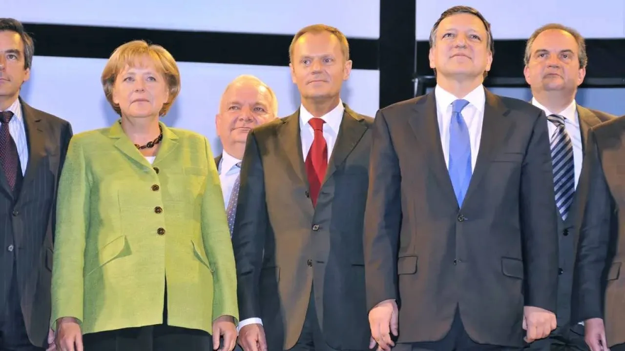Nowe fakty: Tak Merkel bratała się z armią Putina wspólnie z Tuskiem