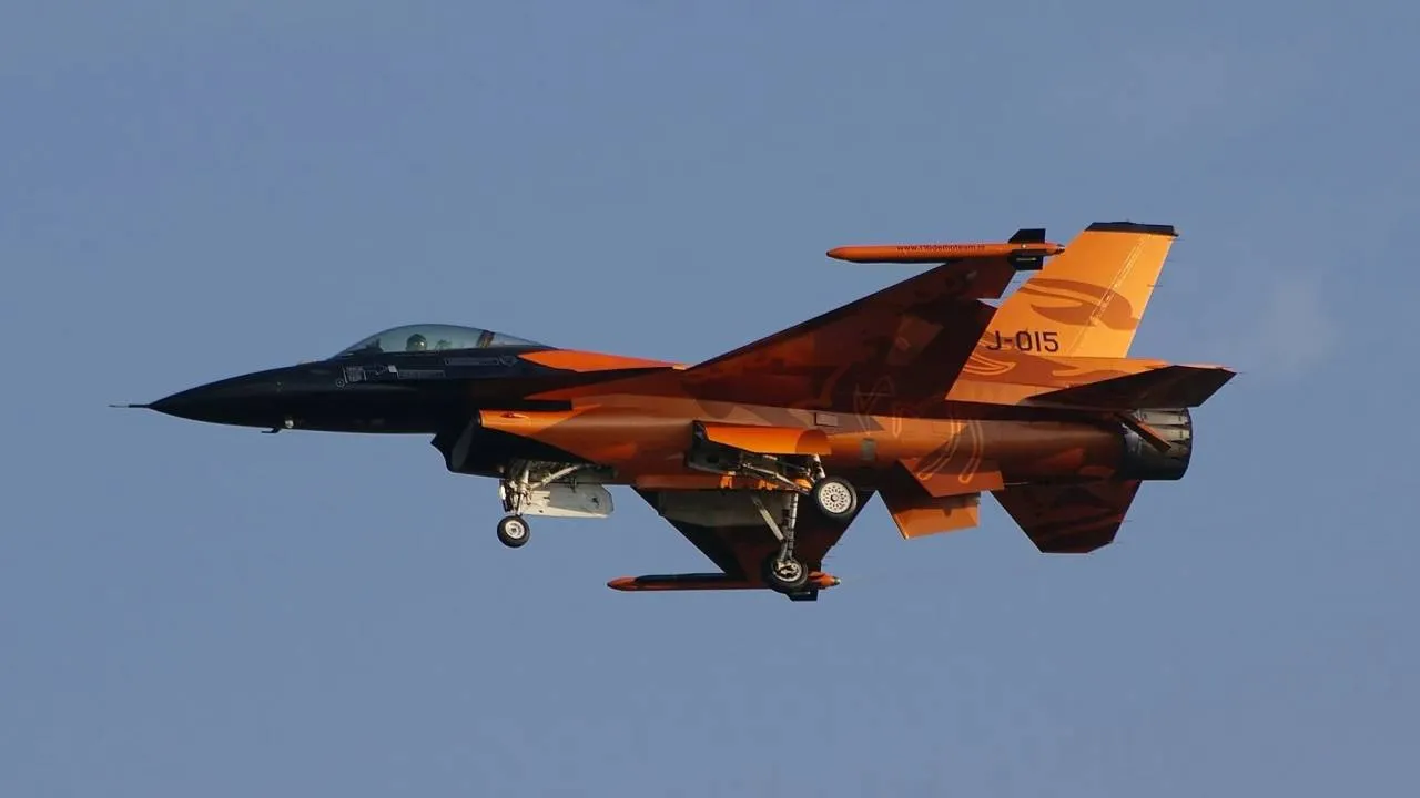 Rumunia kupi 18 samolotów F-16 za... jedno euro