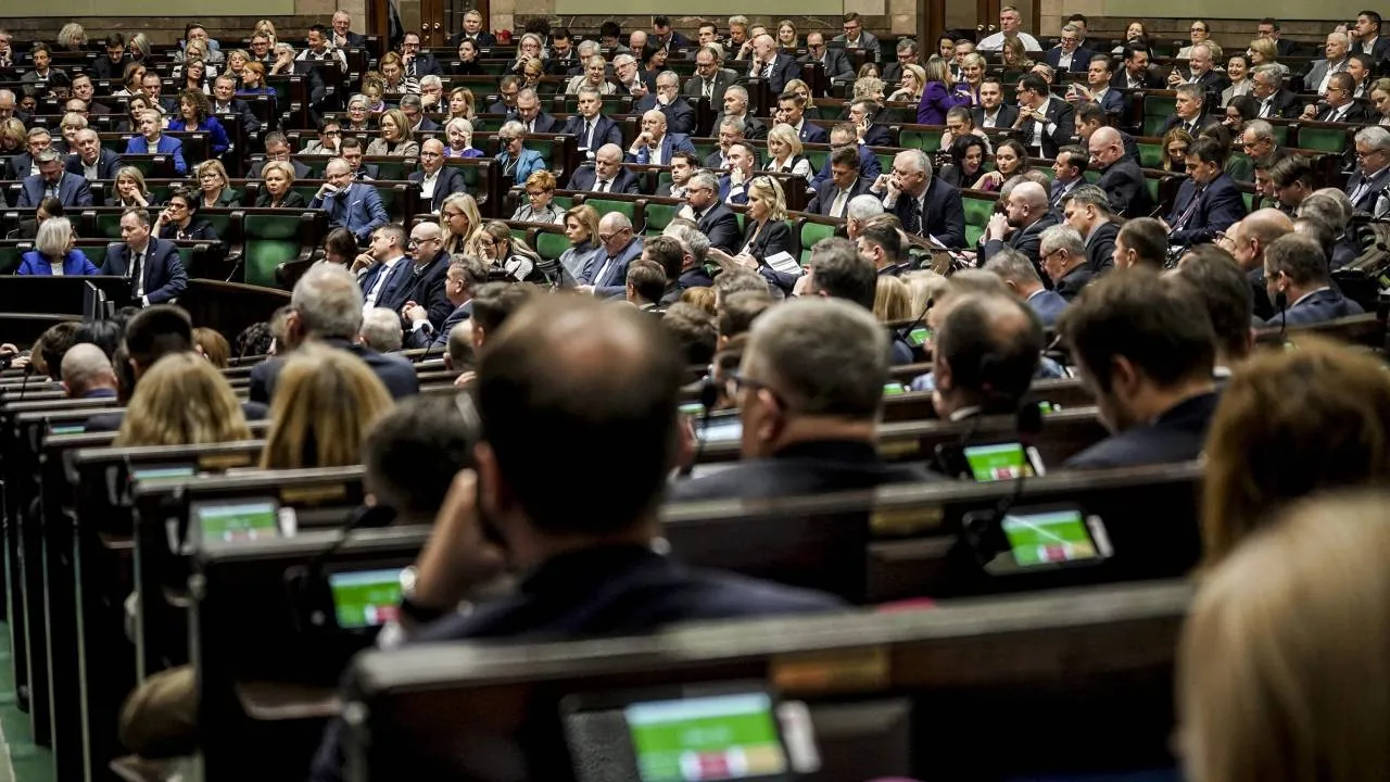 Będą większe kary za ataki na medyków. Cały Sejm zgodny