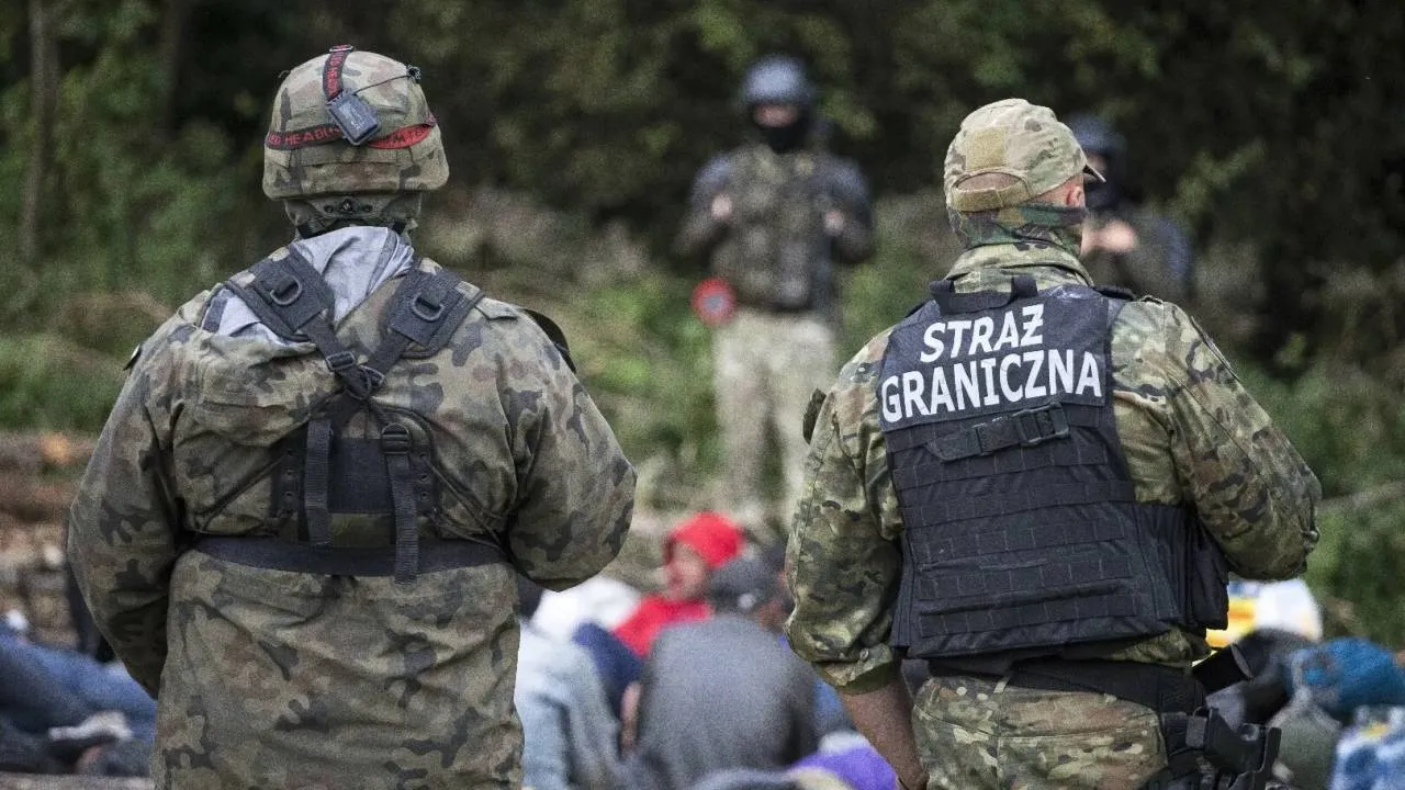 "Rząd nie ma szacunku do munduru". Frasyniuk uniewinniony, a prokuratorzy ścigają obrońców granic