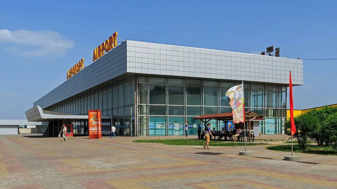 Nocny atak dronów na Rosję. 13 lotnisk wstrzymało działanie