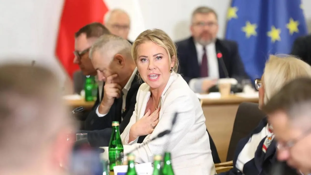 Posłowie koalicji żartują ze stanu zdrowia Ziobry i ks. Olszewskiego. Mówią o pluszowym krzyżu