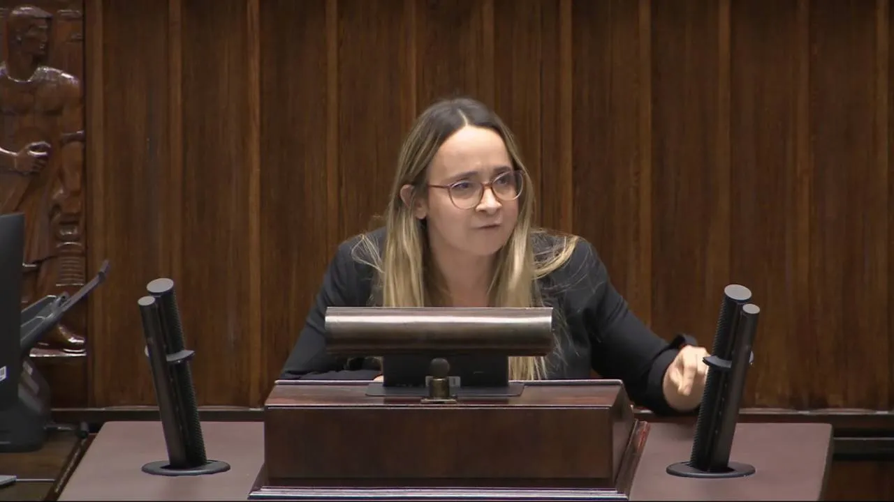 Poseł z Razem popsuła humor rządzącym. "Wiedzieliście o tym przez rok. Nie zrobiliście nic!". WIDEO