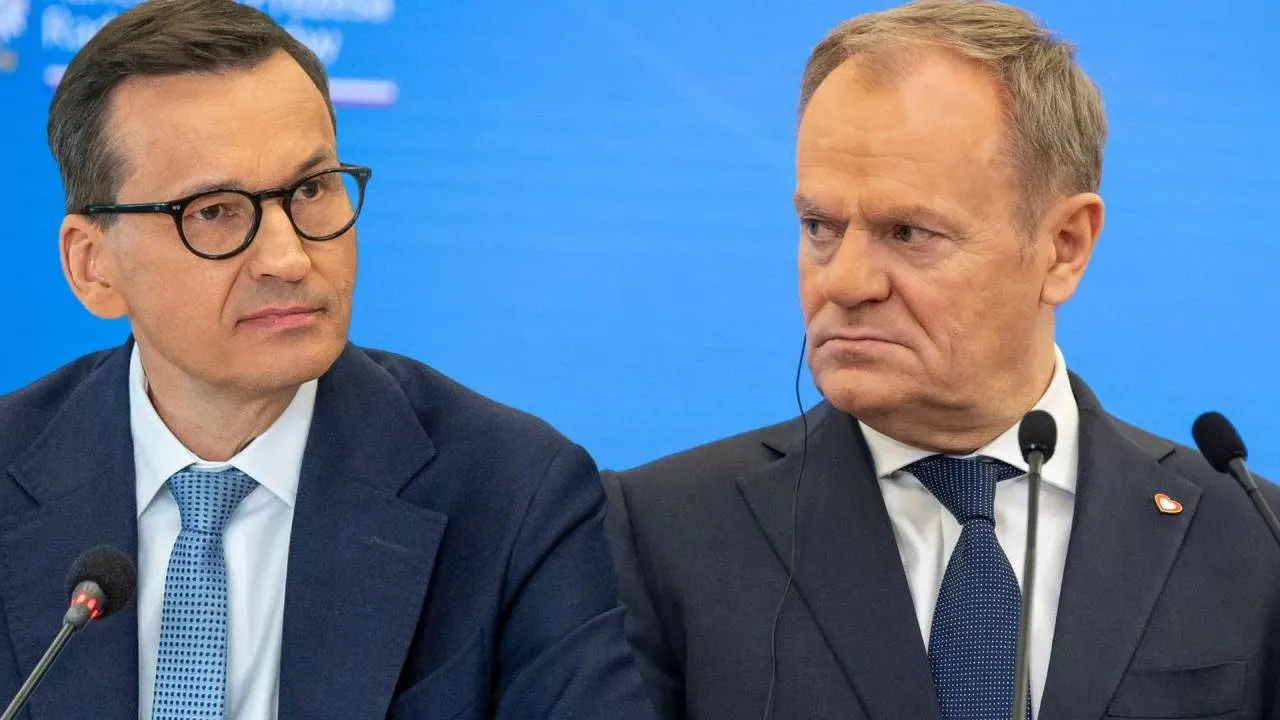 Firmy zwalniają na gigantyczną skalę, a Tusk organizuje igrzyska. Morawiecki apeluje: Polsko, obudź się!