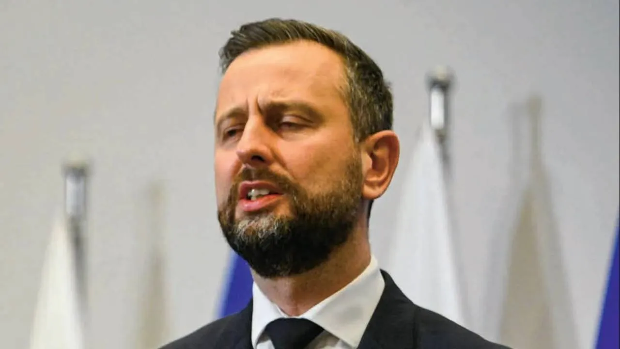 Zielona koniczyna więdnie. "Gazeta Polska": PSL wybierze zarządzającego masą upadłościową