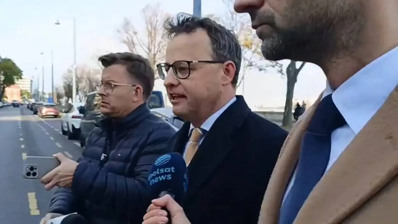 "Medialna obława". Romanowski o Tusku: W tym sensie można powiedzieć, że jest fujarą