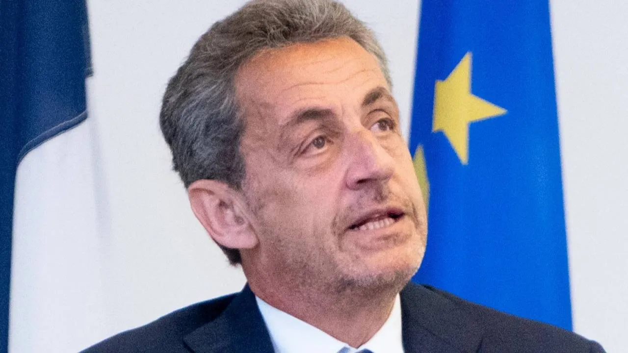 Sąd zgodził się na zwolnienie Sarkozy'ego z więzienia