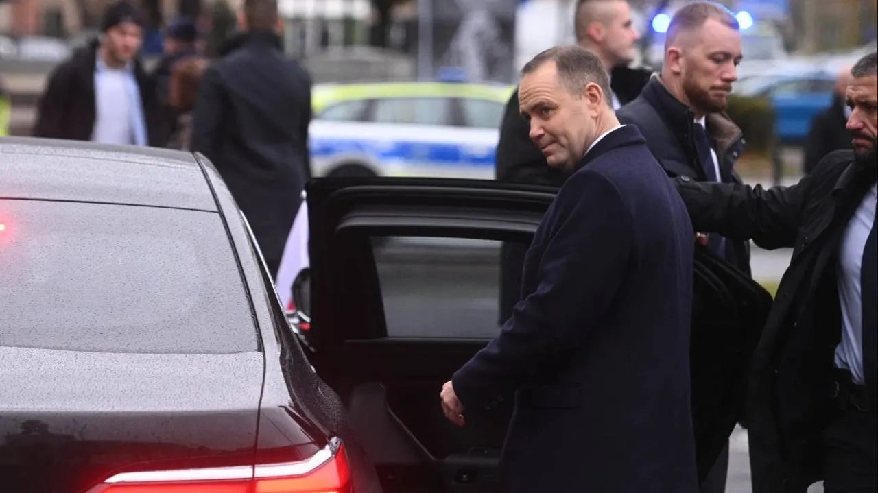 Ulubiony polityk Polaków. Prezydent Nawrocki lepszy od Trzaskowskiego i Tuska... razem wziętych