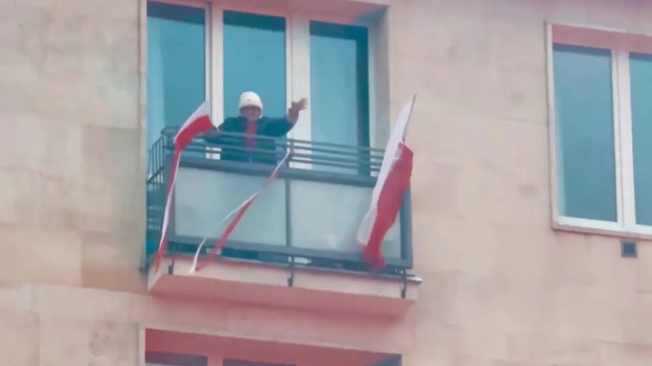 Marsz Niepodległości 2025. Ta pani znów to zrobiła! "Ma siłę". ZOBACZ WIDEO