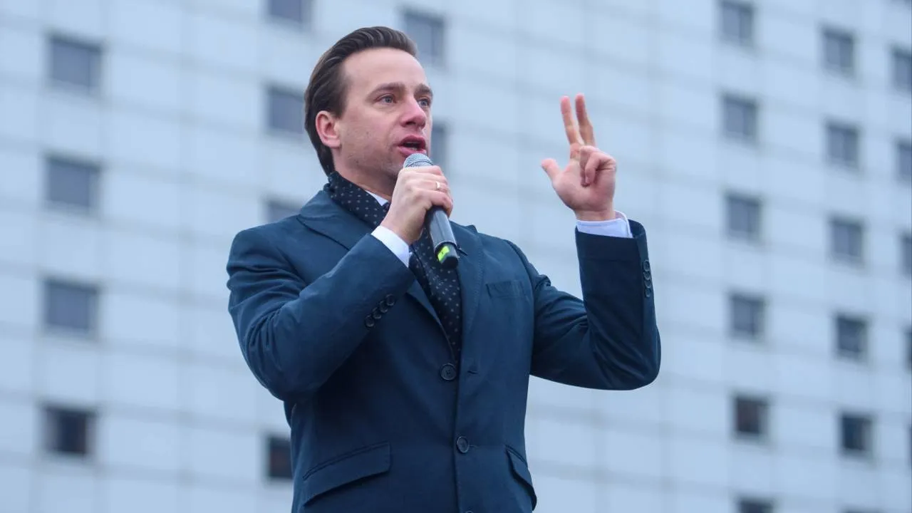 Bosak ostro o działaniu Tuska: zachowanie antypaństwowe!