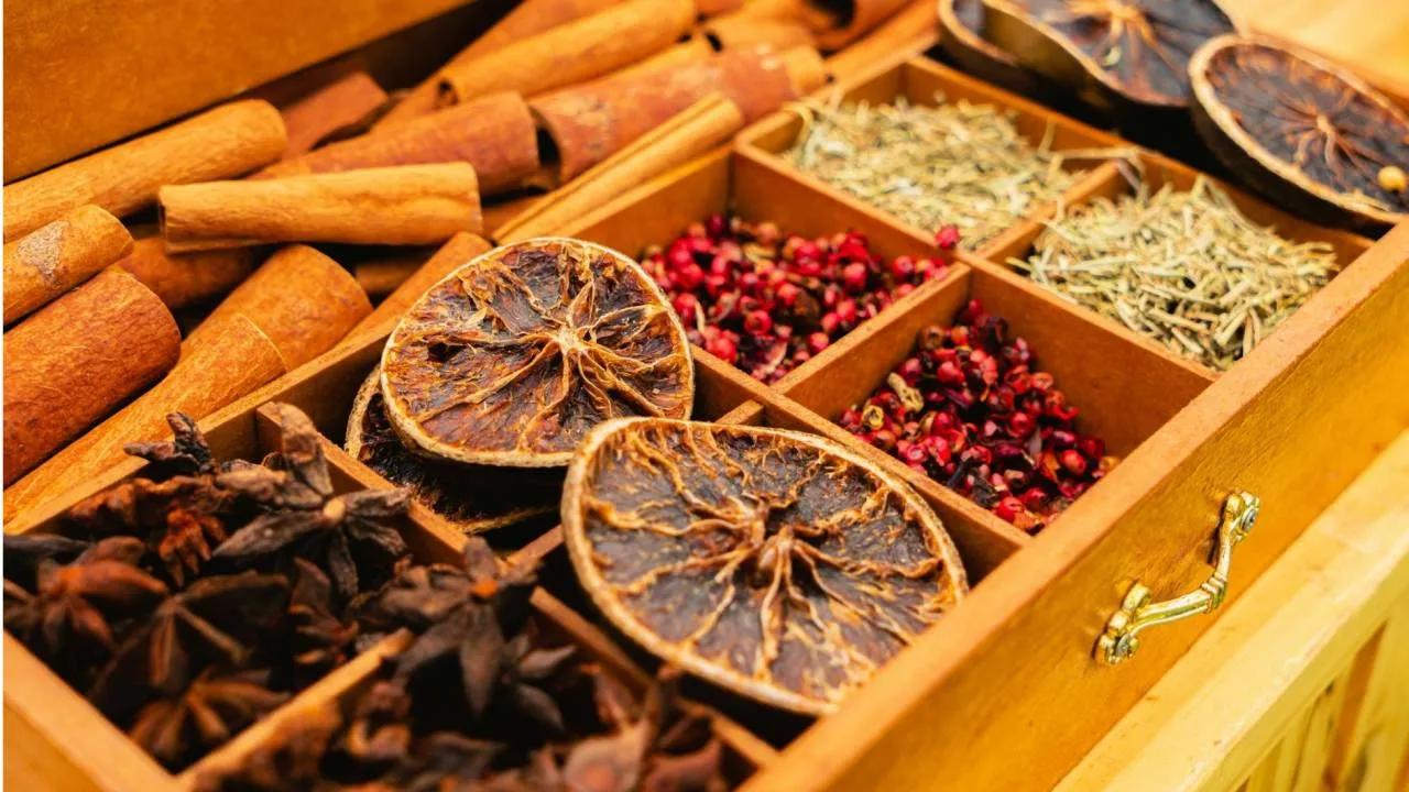 Zapomnij o odświeżaczach! Ten domowy trik wypełni dom pięknym zapachem