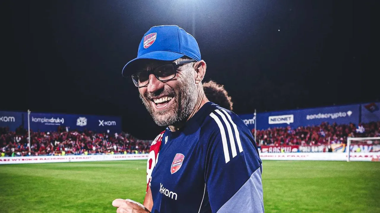 Legia coraz bliżej pozyskania Papszuna: "Raków jest pogodzony z odejściem trenera"