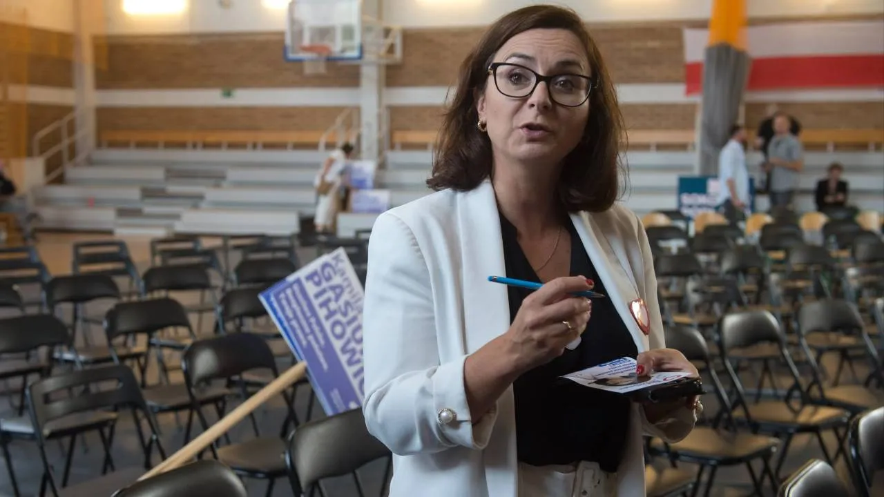 Dwa lata temu wygrała wycieczkę po Sejmie, do dziś jej nie zrealizowano. Gasiuk-Pihowicz już się tłumaczy