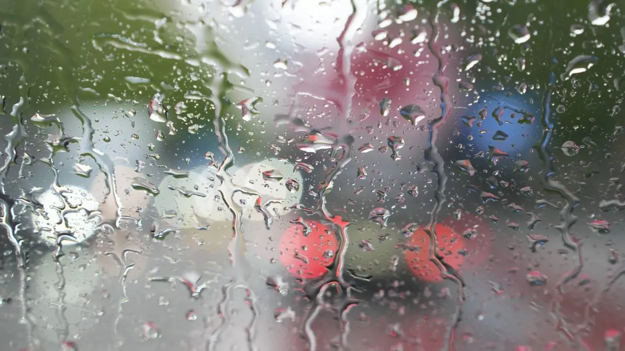 Nadchodzą mgły i marznące opady. Sprawdź prognozę