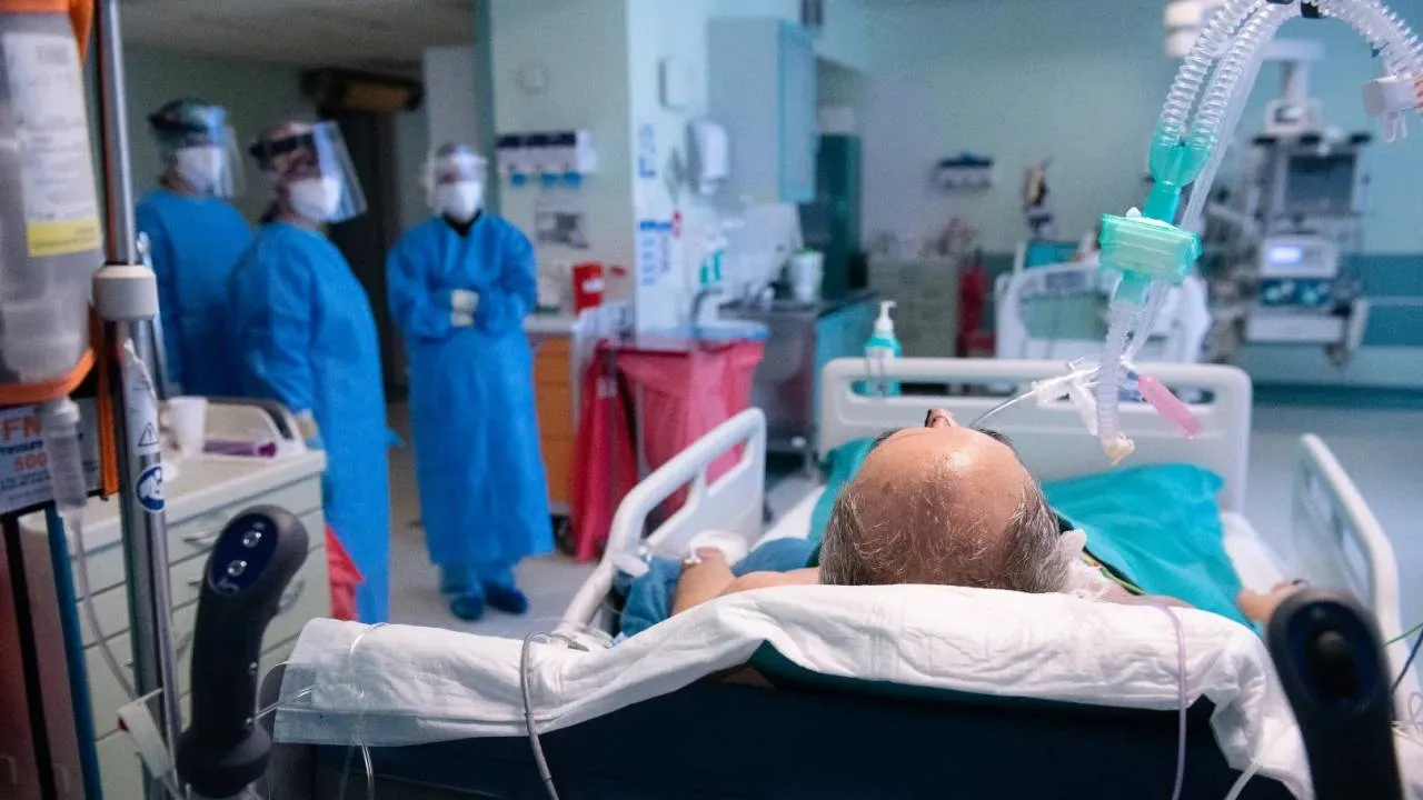 Gigantyczne cięcia w wydatkach na pacjentów, resort chwali się... posiłkami w szpitalach. "Dno"