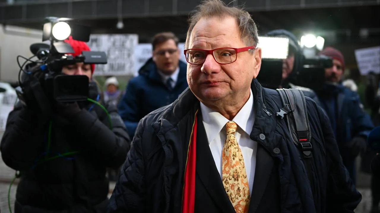 Picie kawy i przerywanie. Sąd upomina Kalisza! W tle: śmierć Barbary Skrzypek