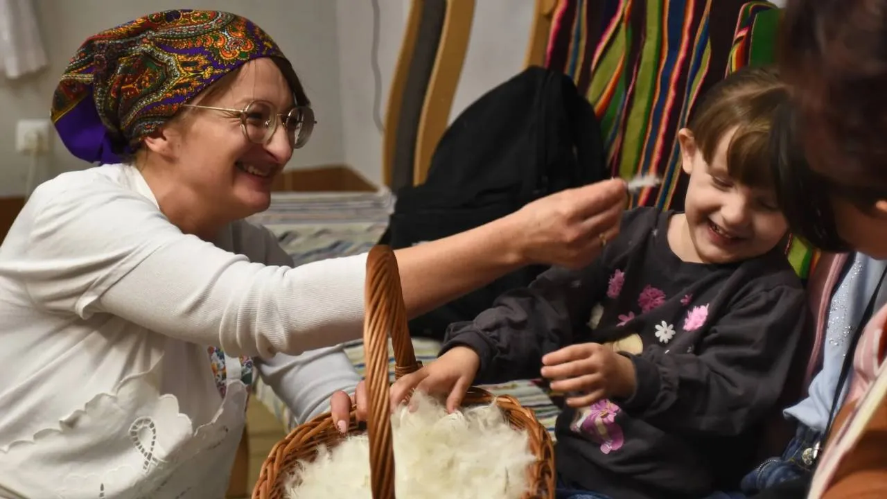 Polacy znów spotykają się przy dawnym, zimowym obrzędzie. Pamiętasz go z dzieciństwa?