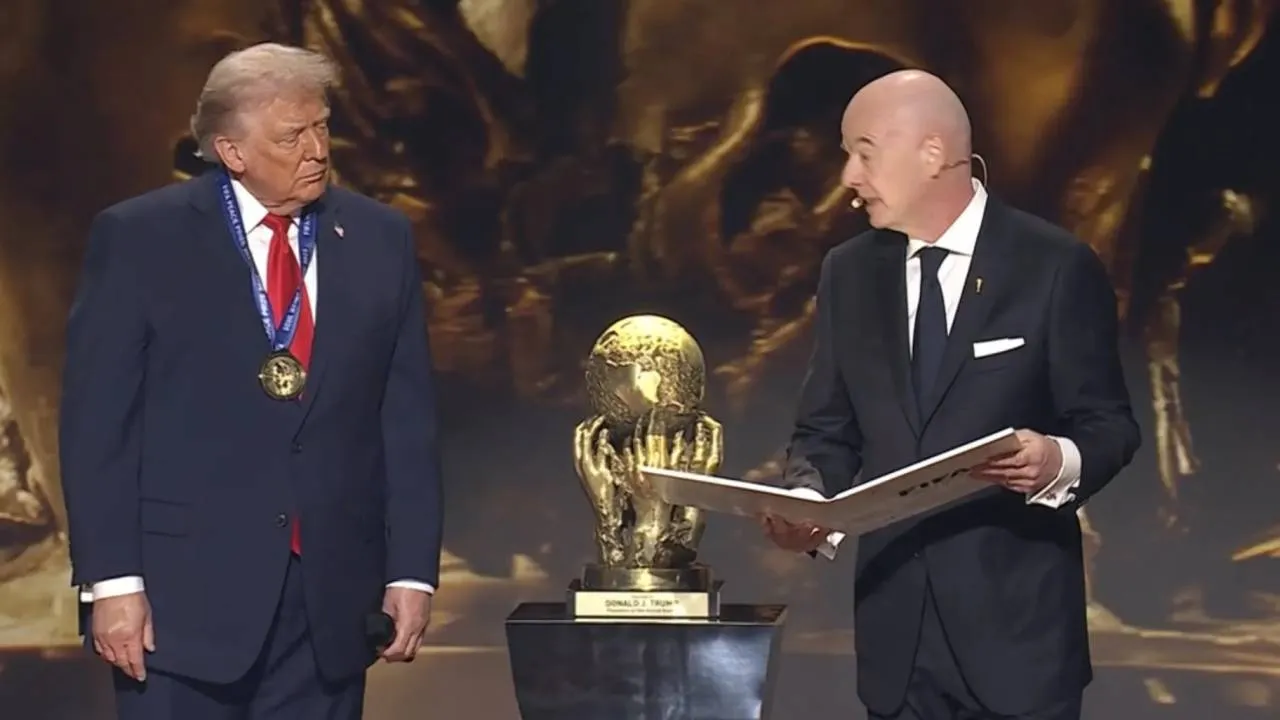 Nagroda od FIFA dla Donalda Trumpa podczas losowania piłkarskich mistrzostw świata