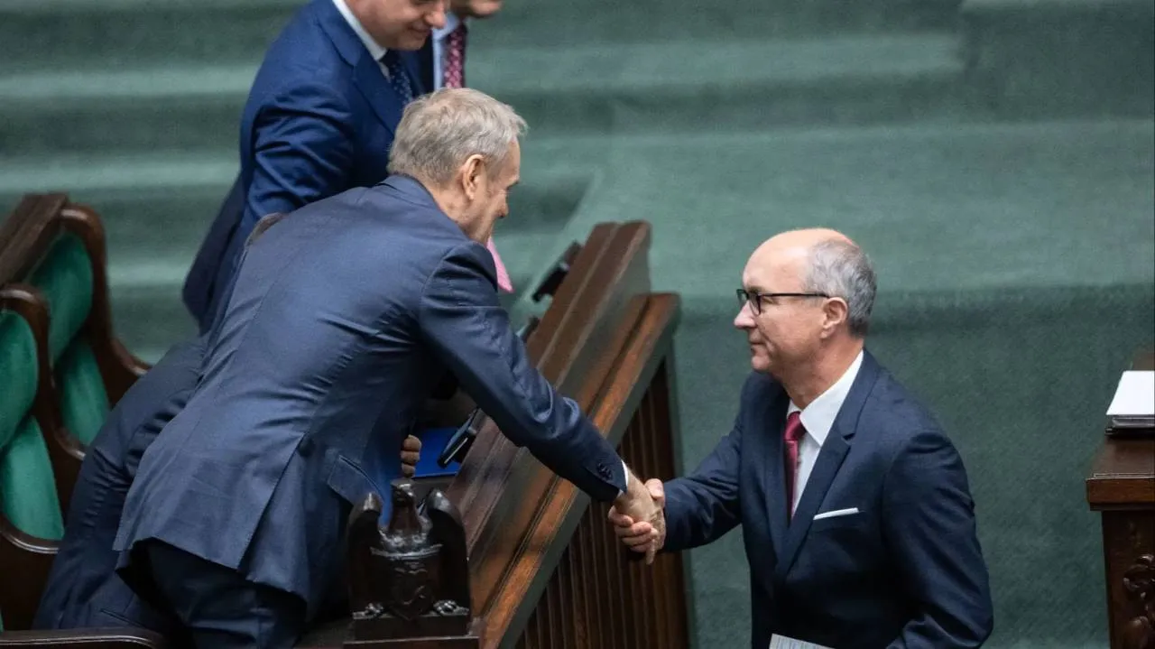 "Czerwona zamrażarka", czyli co blokuje w Sejmie Czarzasty. Ruszyła specjalna witryna