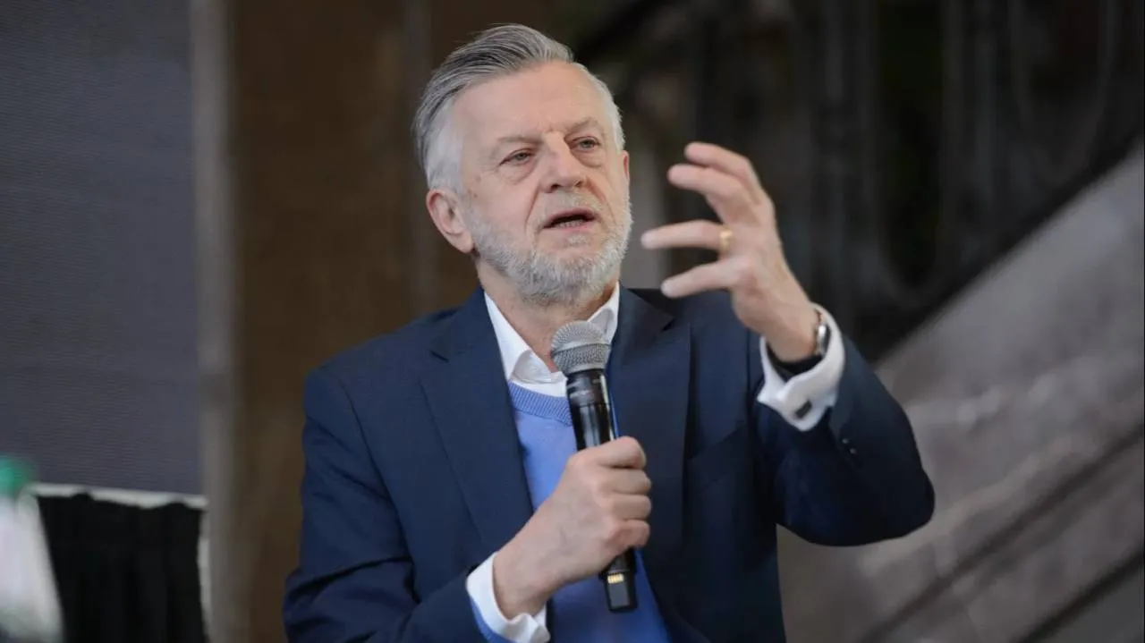 Tusk, “Wyborcza” i “omotani wyborcy”. Prof. Zybertowicz o prowokacjach wymierzonych w sprawność państwa