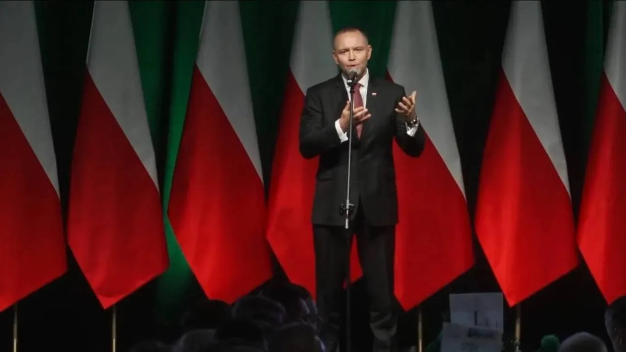 Większość Polaków pozytywnie ocenia pracę Karola Nawrockiego. Sejm i Senat z dużo gorszymi wynikami