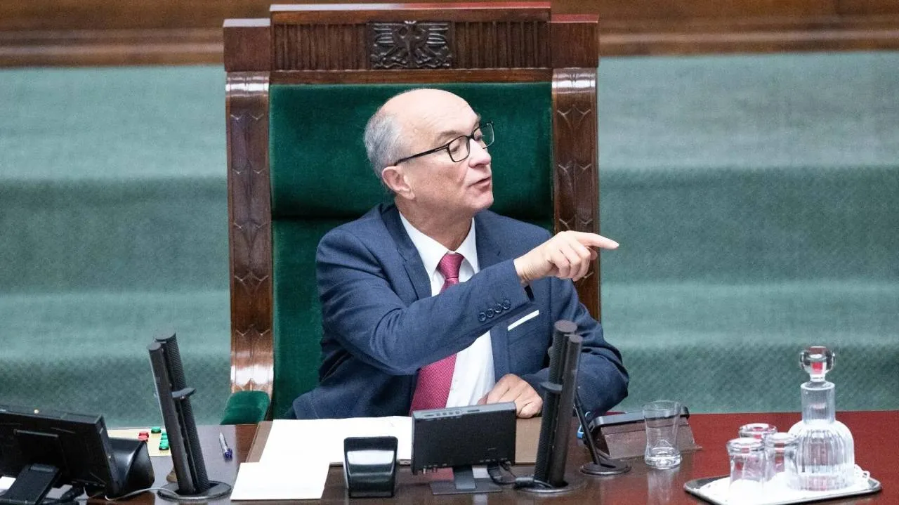 Czarzasty chce wysłać psy do schronisk? Obrona bubla prawnego