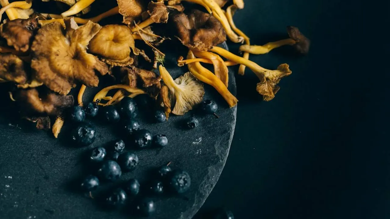 Idealny sos grzybowy do Wigilijnych uszek - 3 warianty tradycyjny, wegański i ekspresowy