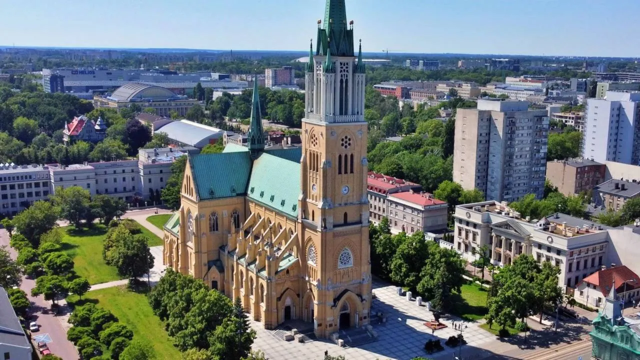 Wskazano, kto pokieruje łódzkim Kościołem. Trwa oczekiwanie na decyzję papieża