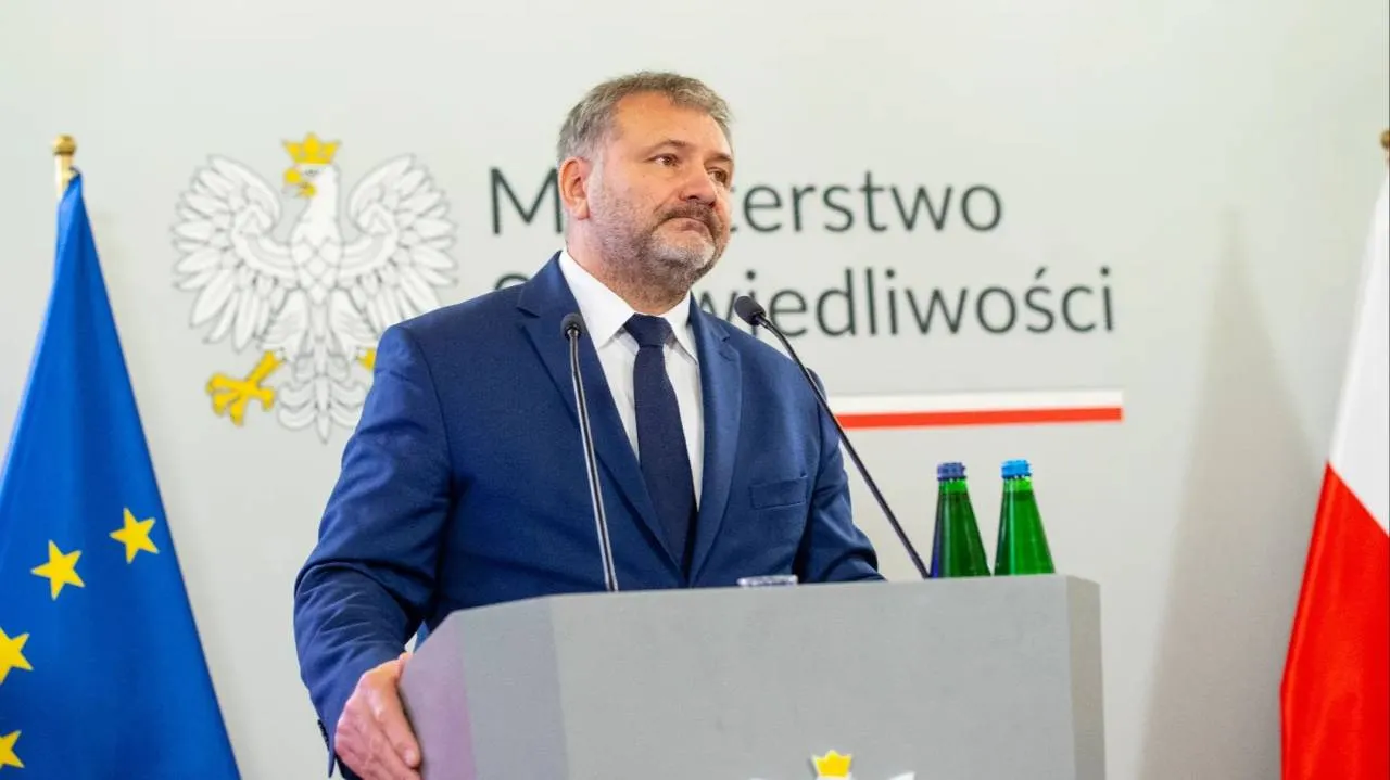 Tak chcą przykryć fiasko polowania na Ziobrę? Żurek o "informacji sprzed chwili" ws. Romanowskiego