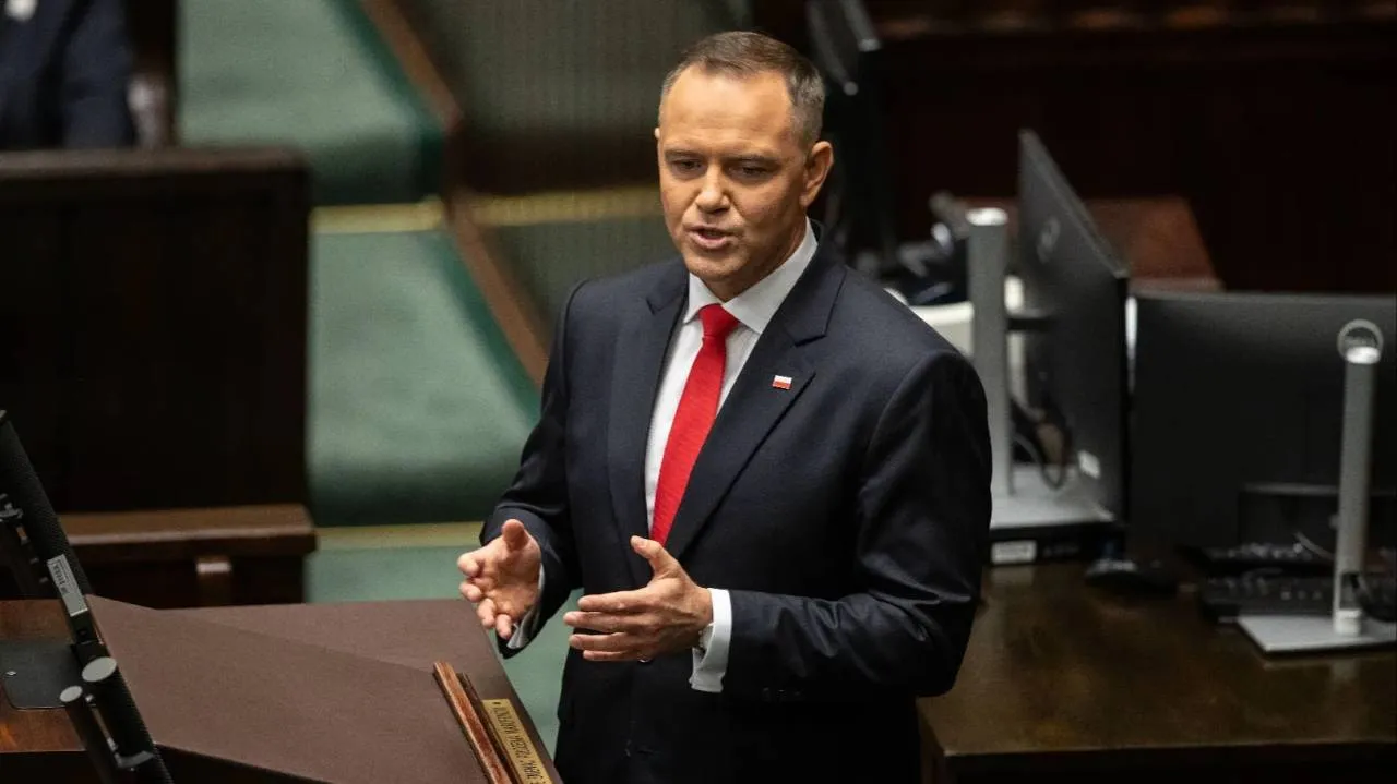 Przedświąteczna konferencja Szłapki i atak na prezydenta. Rzecznik rządu mówił o... "sypaniu piachu w tryby"