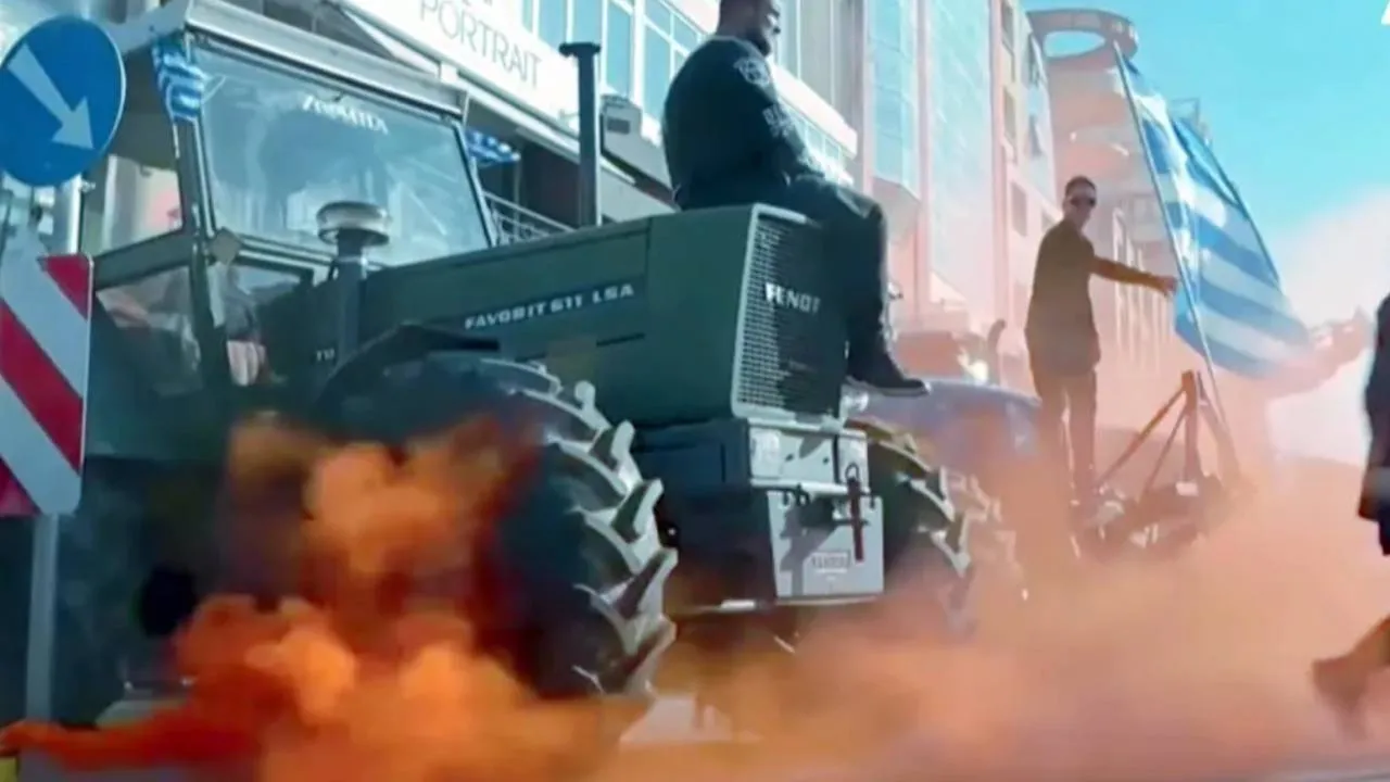 Greccy rolnicy nie dogadali się z rządem. Zaostrzają blokady dróg [SZCZEGÓŁY]