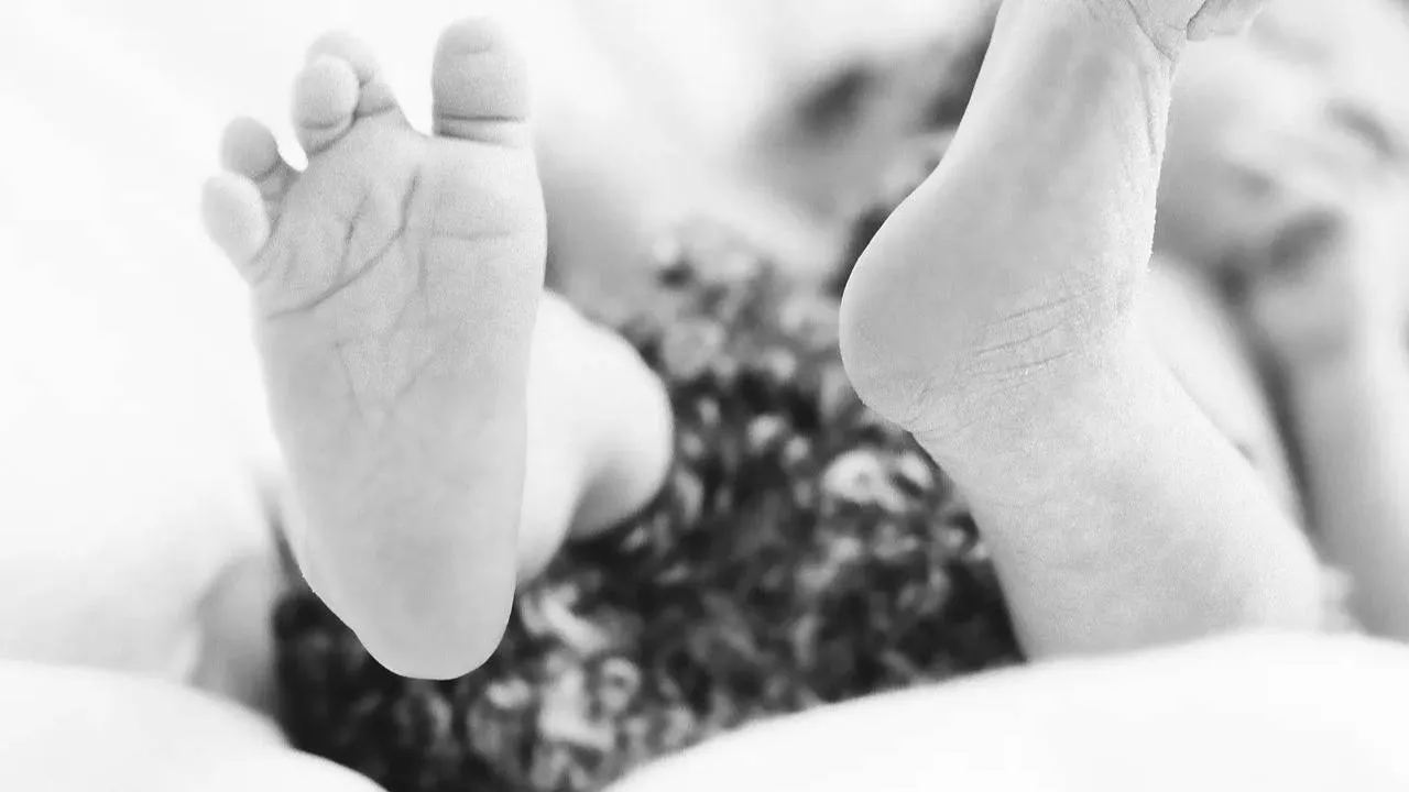 Śmierć niemowlęcia wstrząsnęła Warszawą. Prokuratura ujawnia nowe fakty