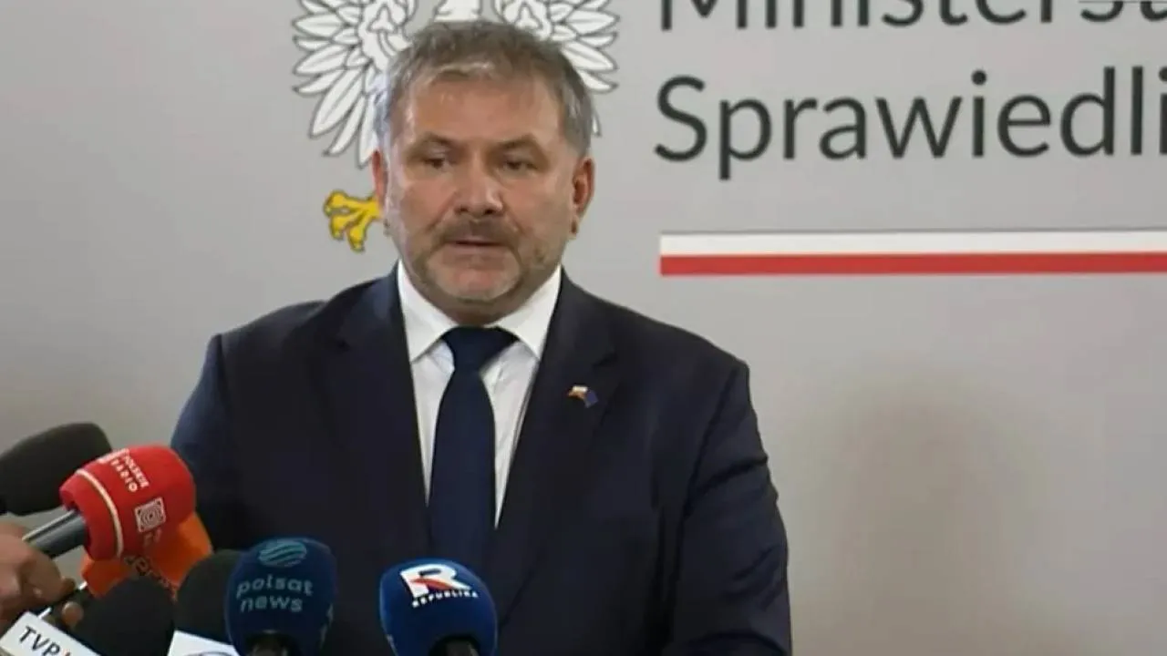 Zadzwoniliśmy po pomoc, a tam... “nie ma takiego ośrodka”. Nowy skandal w resorcie Żurka