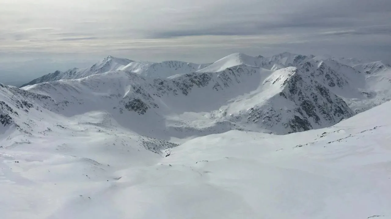 Bardzo trudne warunki w Tatrach. Lawinowa trójka