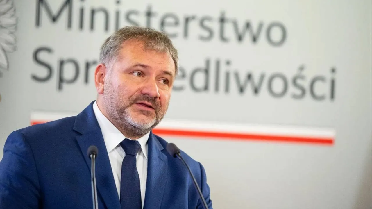 Gwałt na policjantce. Żurek twierdzi, że... "system zadziałał". Skrytykował wezwania do dymisji szefa MSWiA