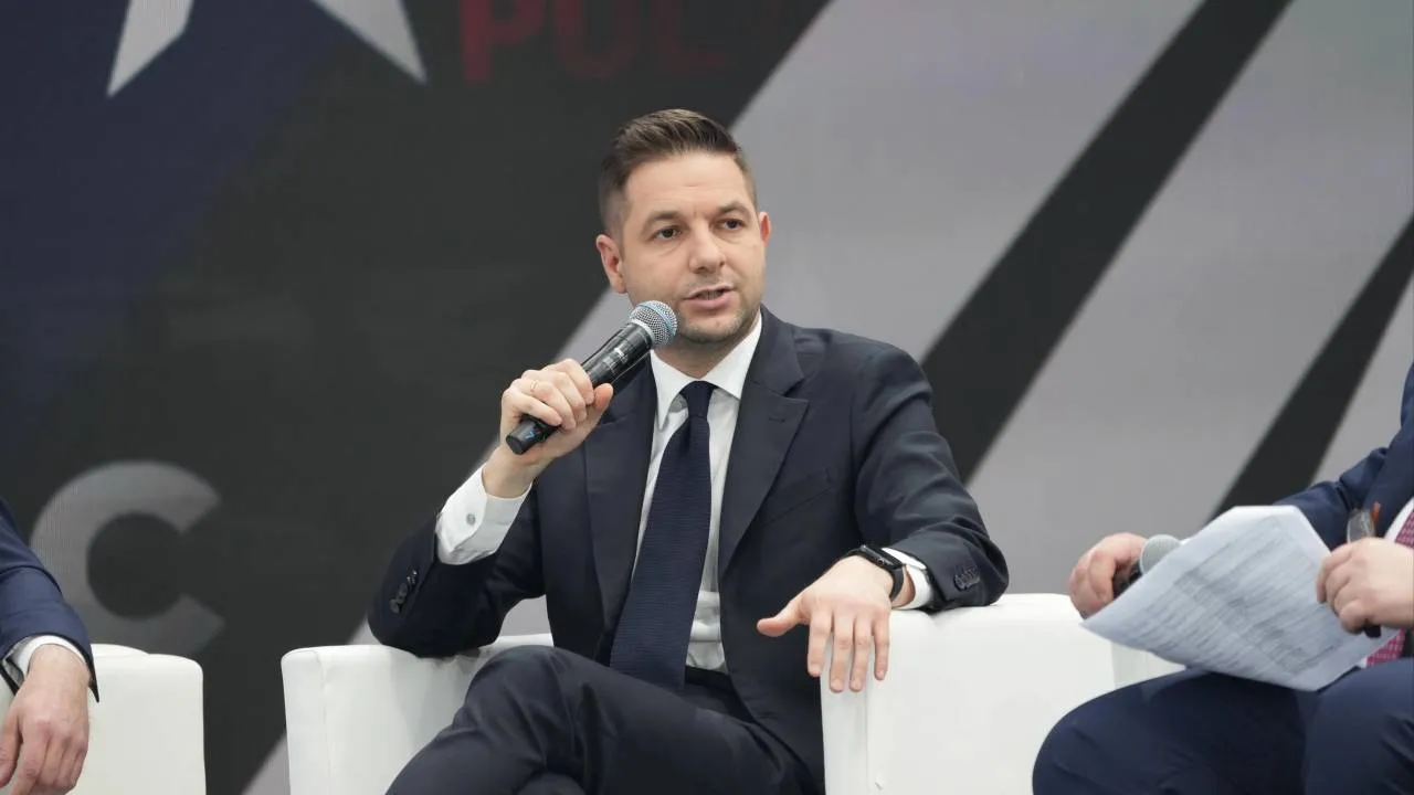 „3 proc. głosów, które zdecydowało o tym, że Tusk dostał władzę”. Jaki ostrzega przed alternatywną "prawicą"