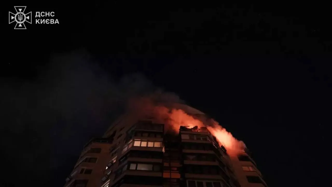 Rosja znów uderzyła w Kijów. Zapłonęły budynki mieszkalne. Polska poderwała myśliwce