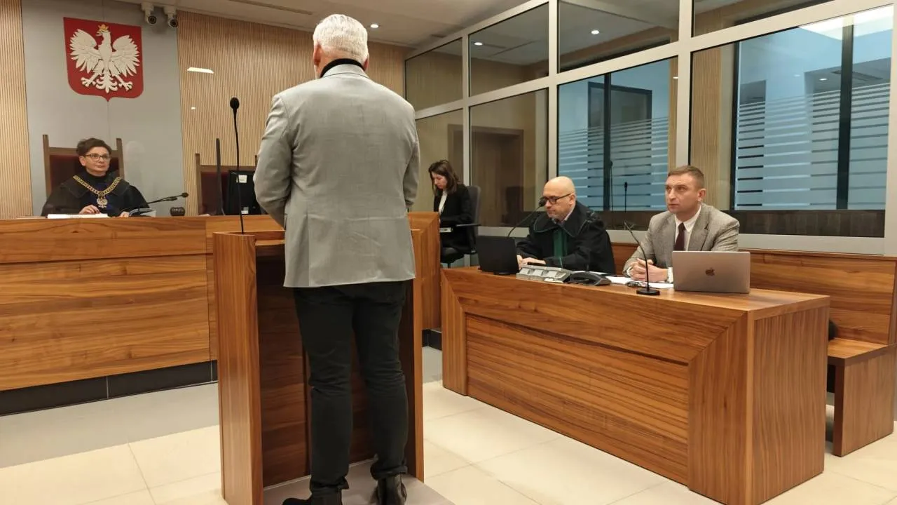 Bąkiewicz po kolejnej rozprawie mówi o stronniczości sądu. "Ale dalej będziemy walczyć w tym spektaklu"