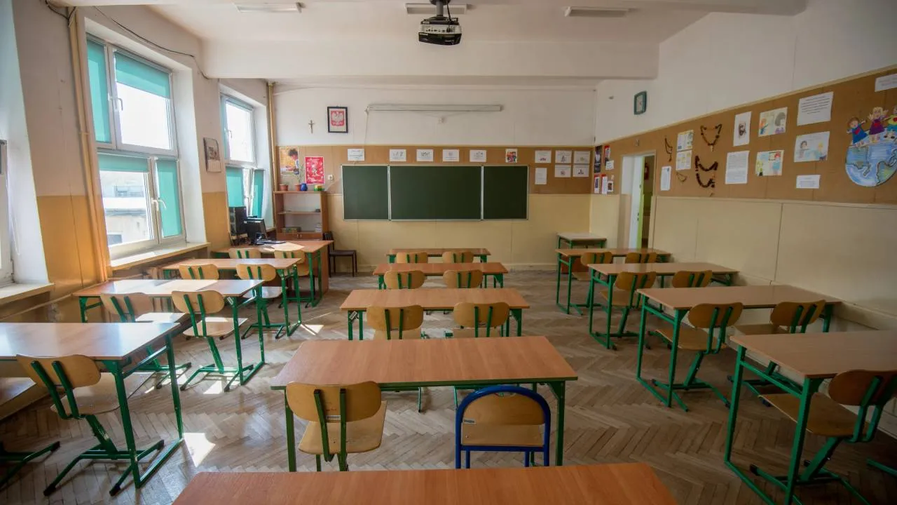 Koalicja 13 grudnia wprowadziła chaos do oświaty. Politycy zapowiadają zmiany w szkolnictwie [WIDEO]