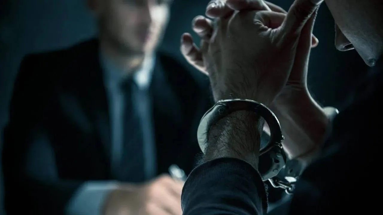 Zwrócił na siebie uwagę policjantów wulgaryzmami. Całą interwencję nagrały kamery [WIDEO]