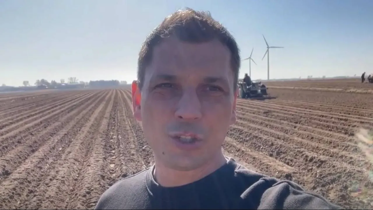 Nagranie z pola podbija internet. Rolnik zwrócił się bezpośrednio do Tuska. WIDEO