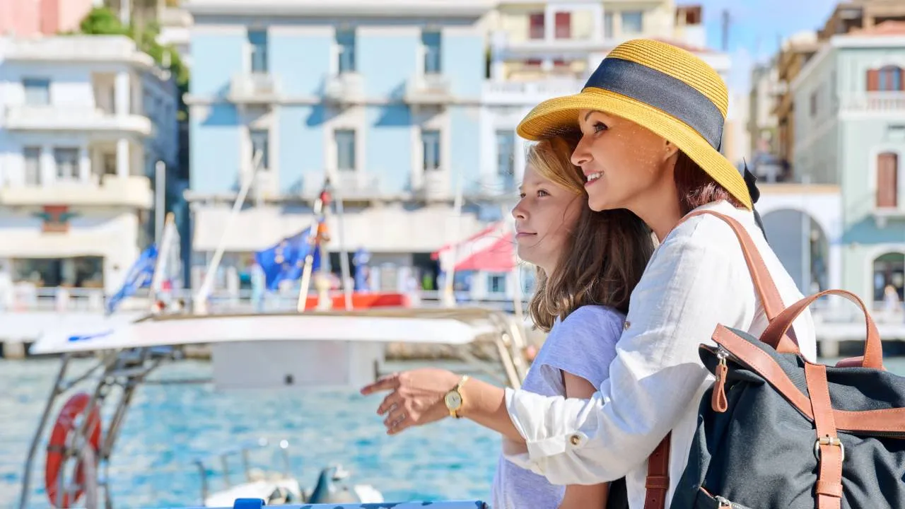 Wielkanocne wyjazdy z Polski: nieoczywiste kierunki wiosennych podróży, które polskie rodziny rezerwują.