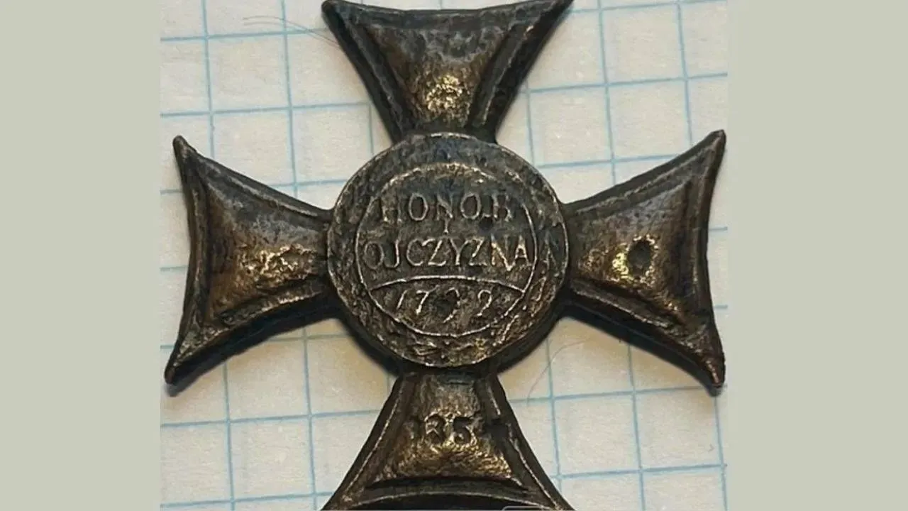 Virtuti Militari wystawione na ukraińskim portalu na sprzedaż