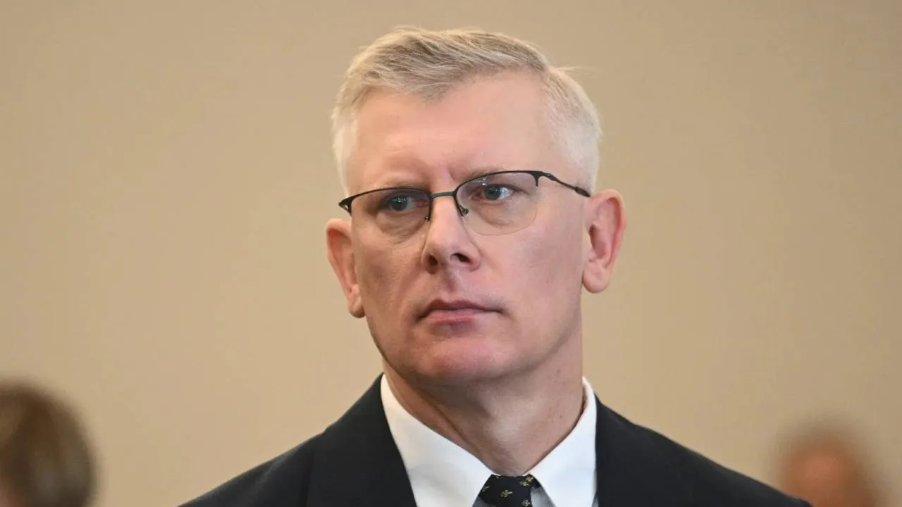 Onet w posiadaniu dokumentów niejawnych. Szef BBN chce wyjaśnień. Siemoniak odpowie?