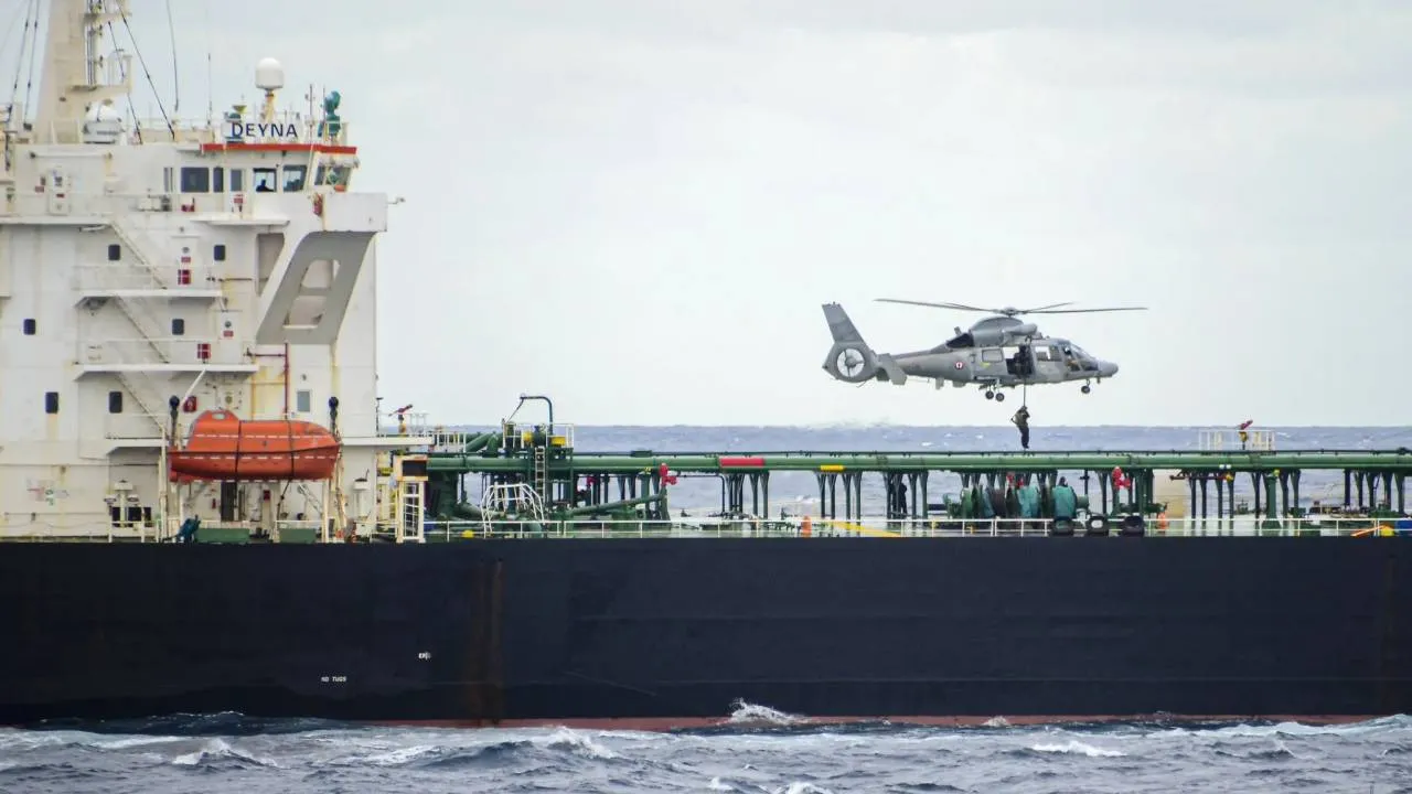 Deyna zatrzymany na Morzu Śródziemnym. Akcja wokół tankowca floty cieni