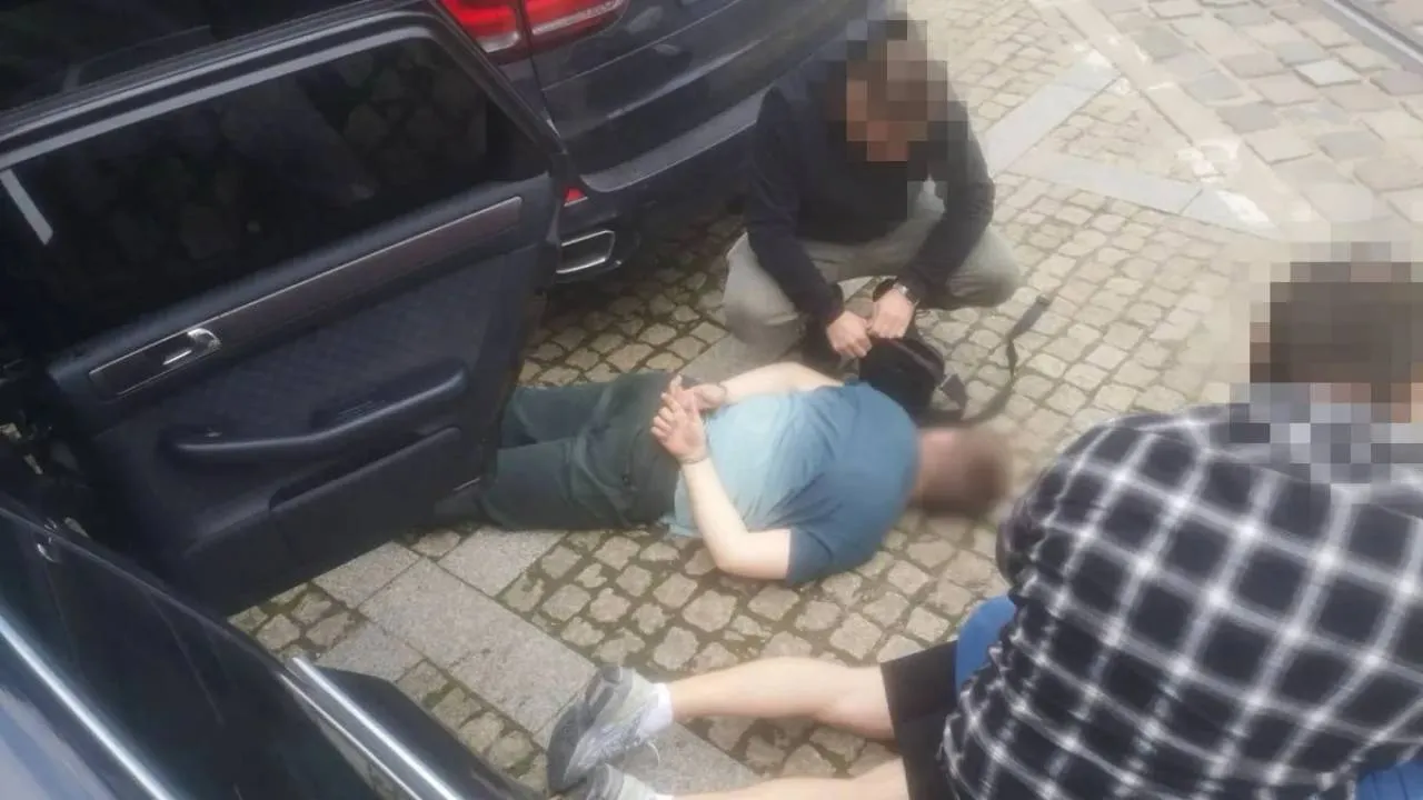 Wyłudzali pieniądze podając się za pracowników banku. Już 60 osób usłyszało zarzuty [WIDEO]