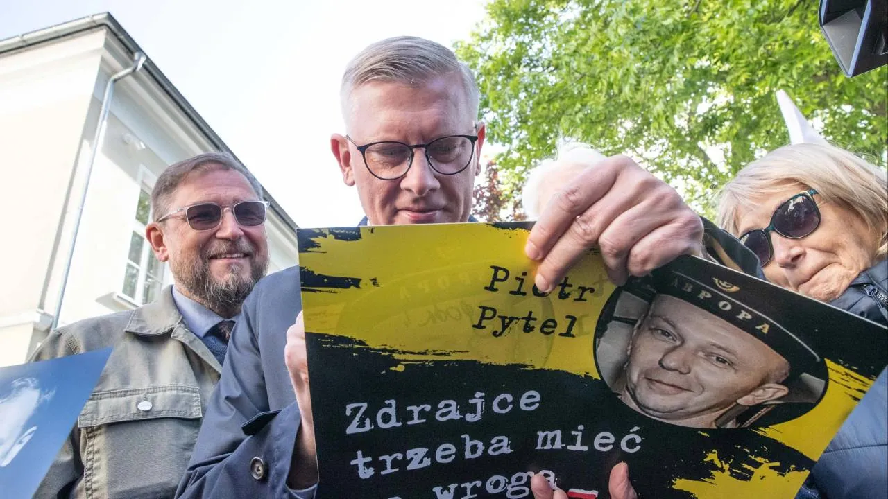 "Stróżyk i jego ekipa ma poważne kłopoty". Wszystko po decyzji ws. artykułów o prof. Cenckiewiczu