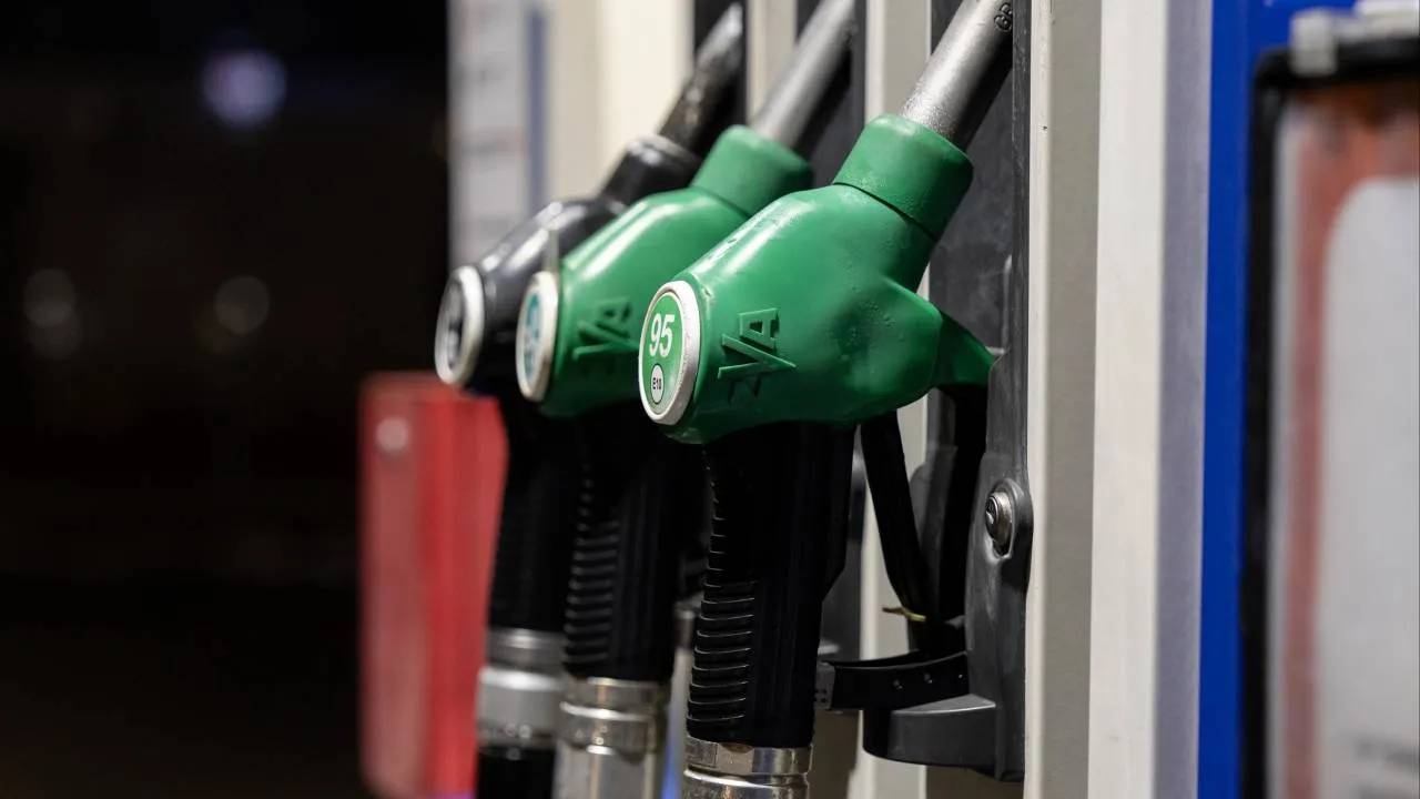 Ceny paliw szybują. Polski rząd się przygląda, inne kraje już podjęły konkretne działania